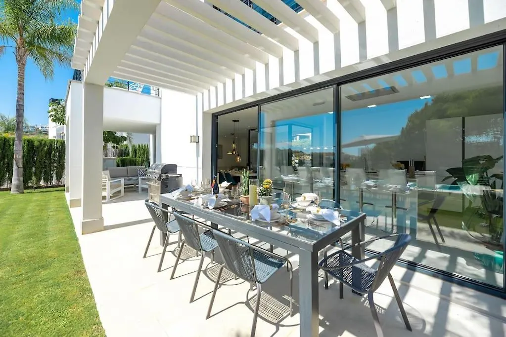 New Luxury 4Br Villa Pool, Bbq Estepona