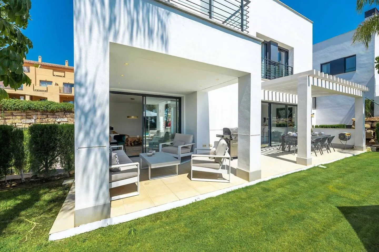 New Luxury 4Br Villa Pool, Bbq Estepona