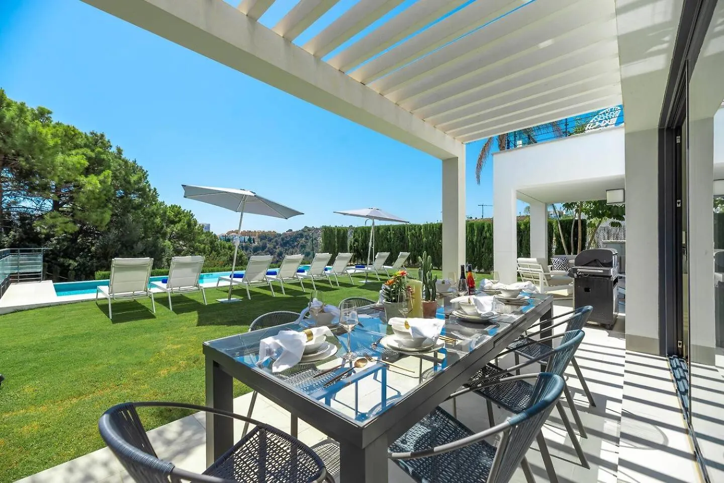 New Luxury 4Br Villa Pool, Bbq Estepona