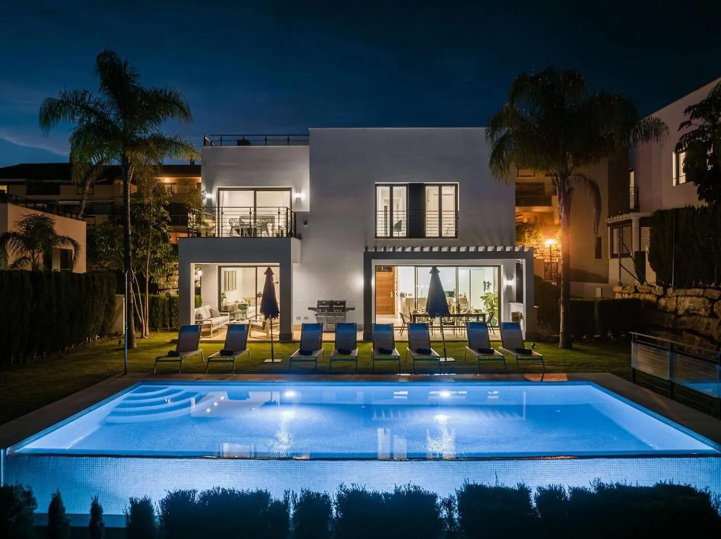 New Luxury 4Br Villa Pool, Bbq Estepona
